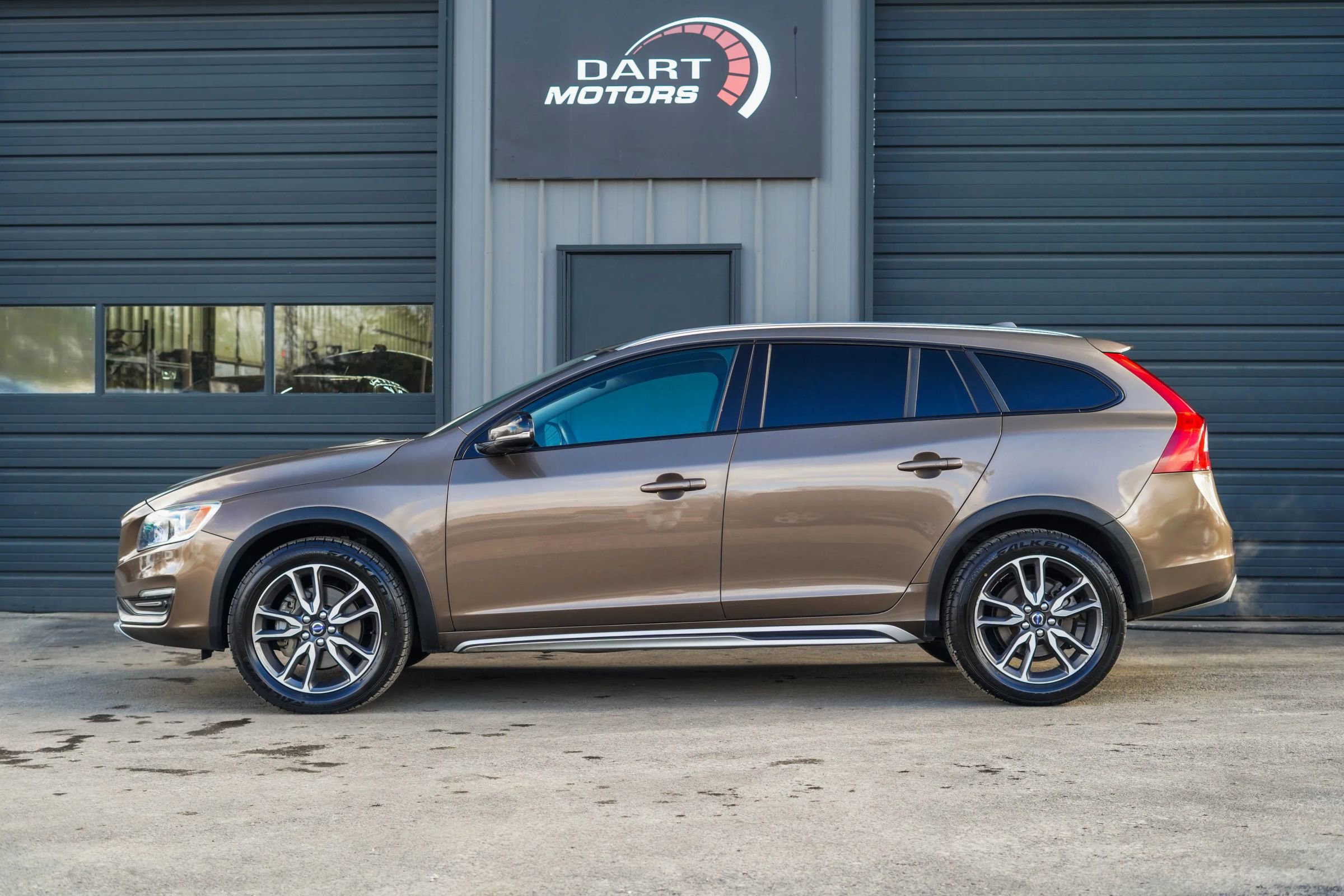 Used 2016 Volvo V60 T5 Cross Country w/ Protection Package image 4