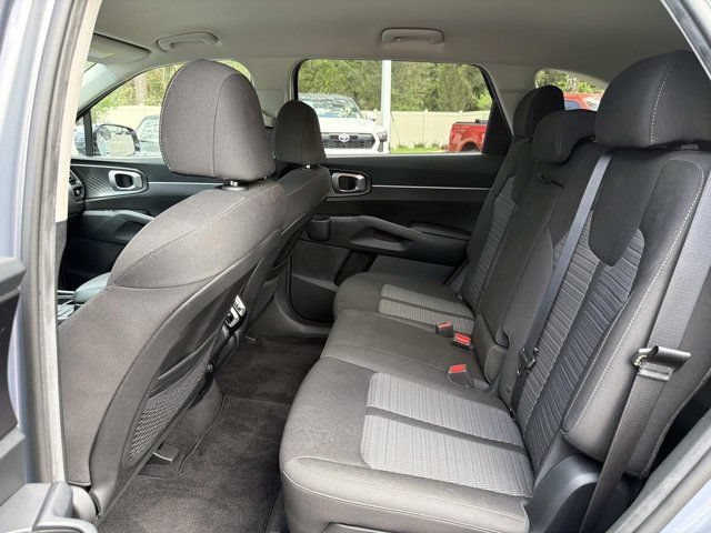 Used 2023 Kia Sorento LX FWD image 13