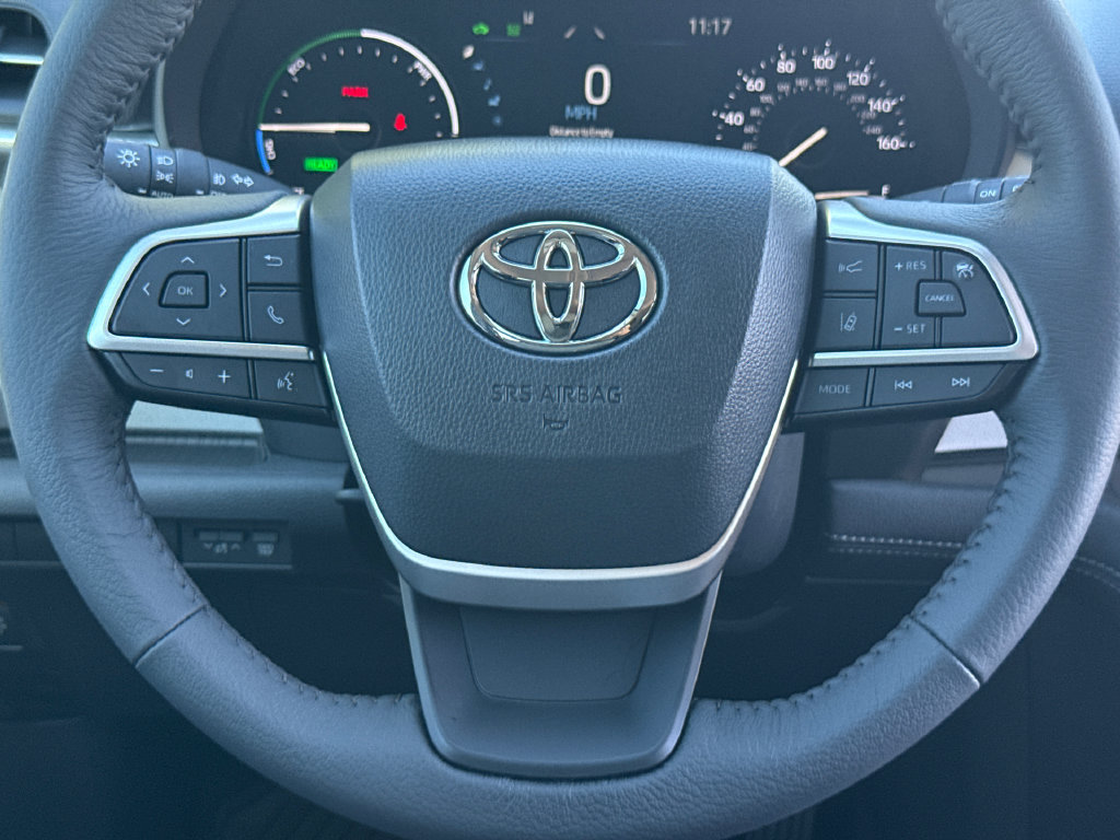 Certified 2026 Toyota Sienna XLE FWD image 24