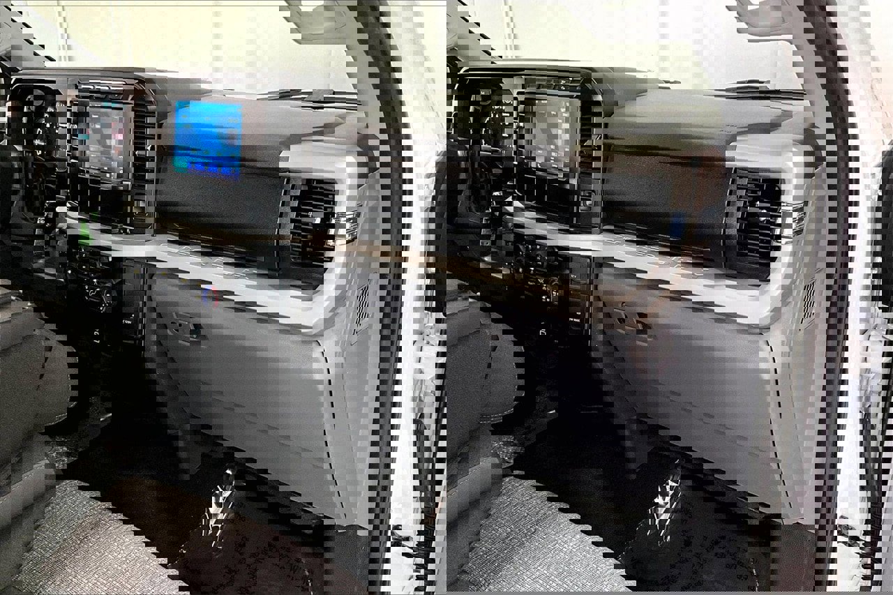 Used 2023 Ford F250 XLT w/ FX4 Off-Road Package image 16