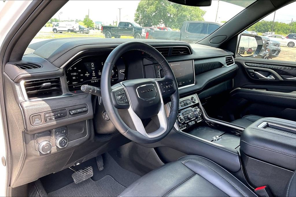 Used 2024 GMC Yukon Denali RWD image 14