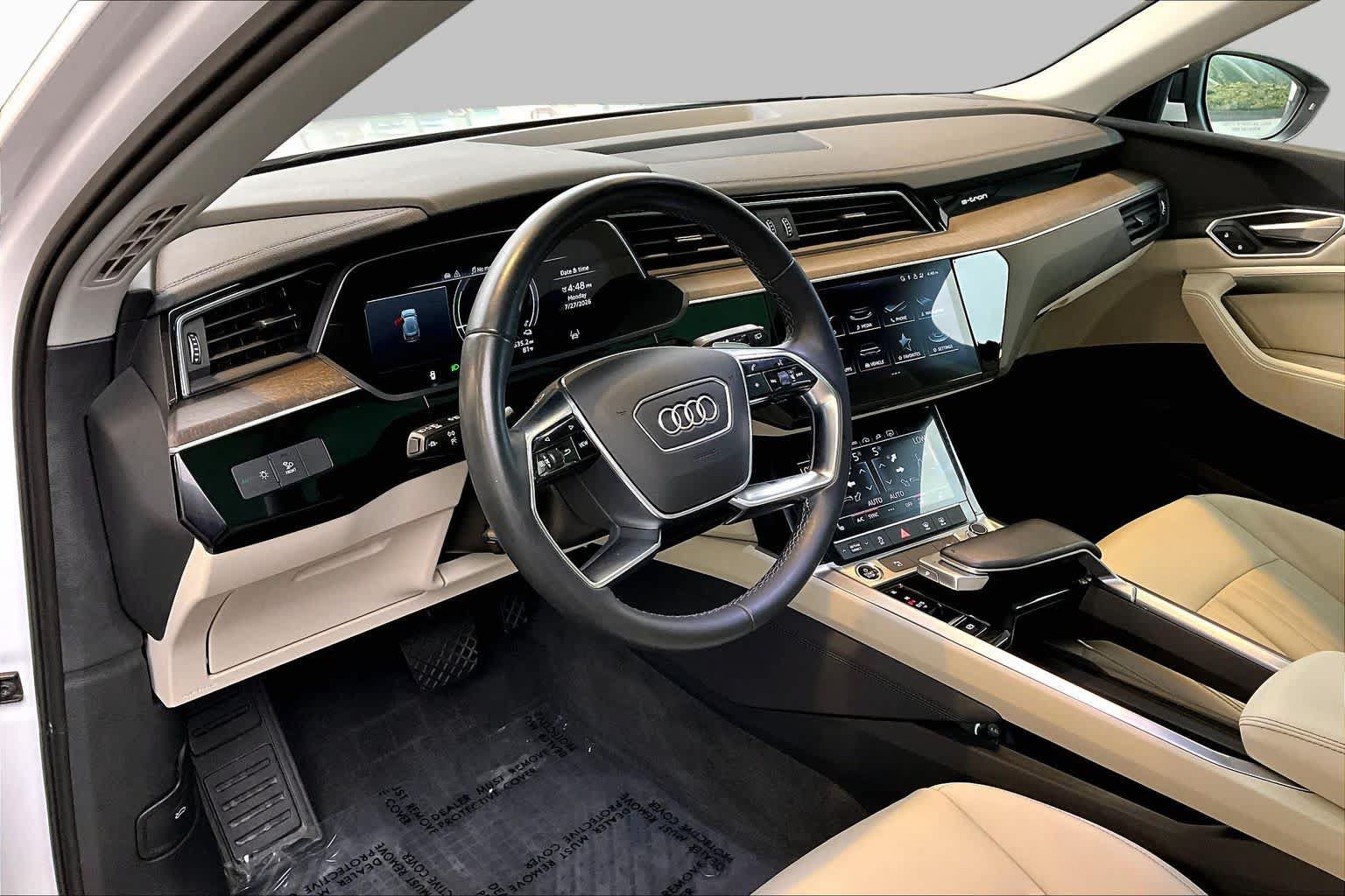 Used 2024 Audi Q8 e-tron Premium AWD/4WD image 16