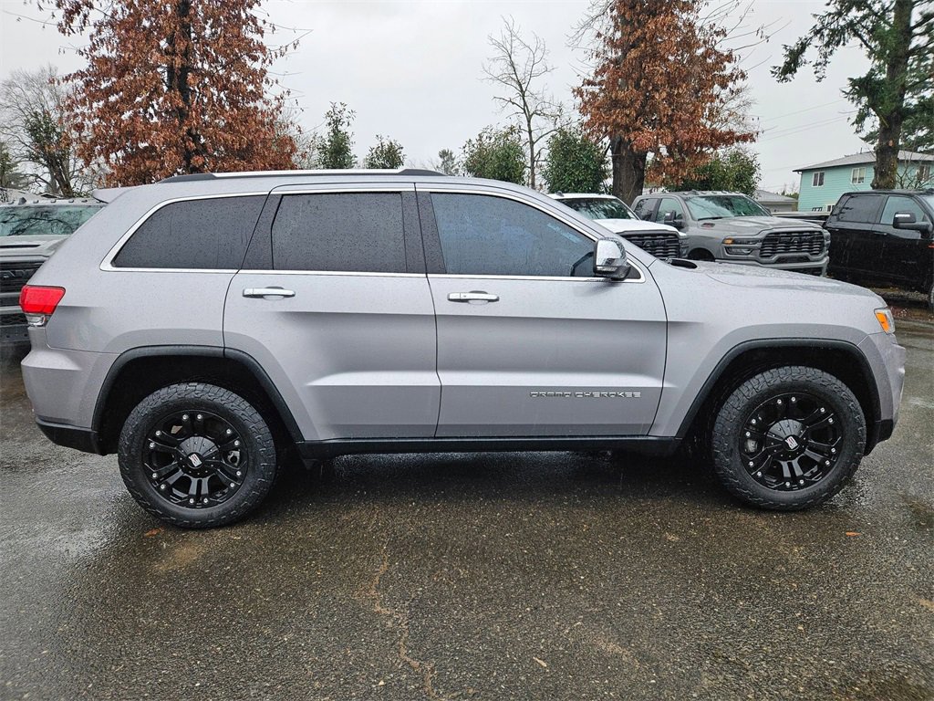 Used 2015 Jeep Grand Cherokee Limited w/ Trailer Tow Group IV image 8