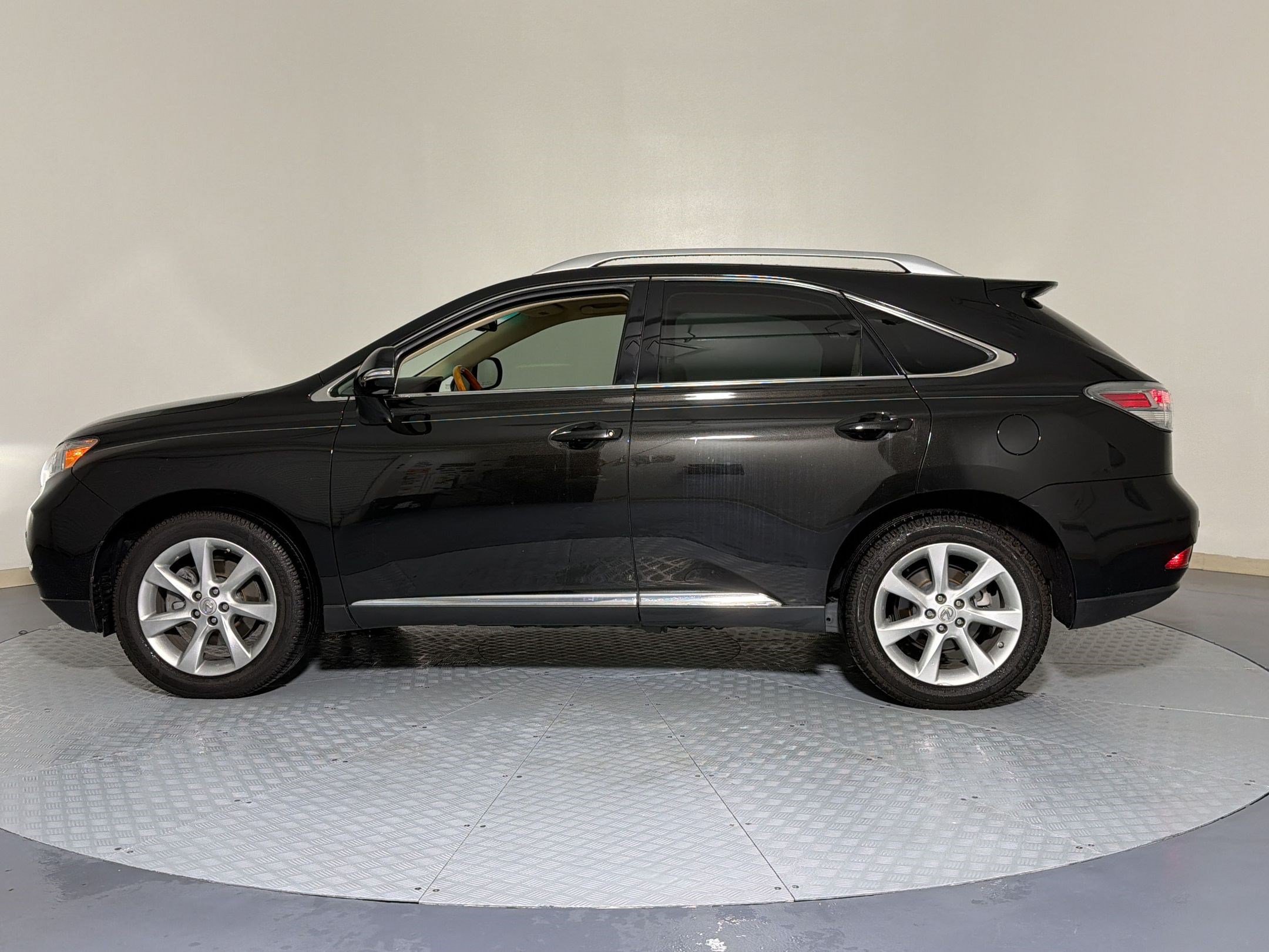 Used 2011 Lexus RX 350 2WD w/ Premium Pkg image 2
