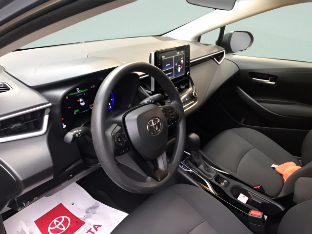Used 2021 Toyota Corolla LE FWD image 15