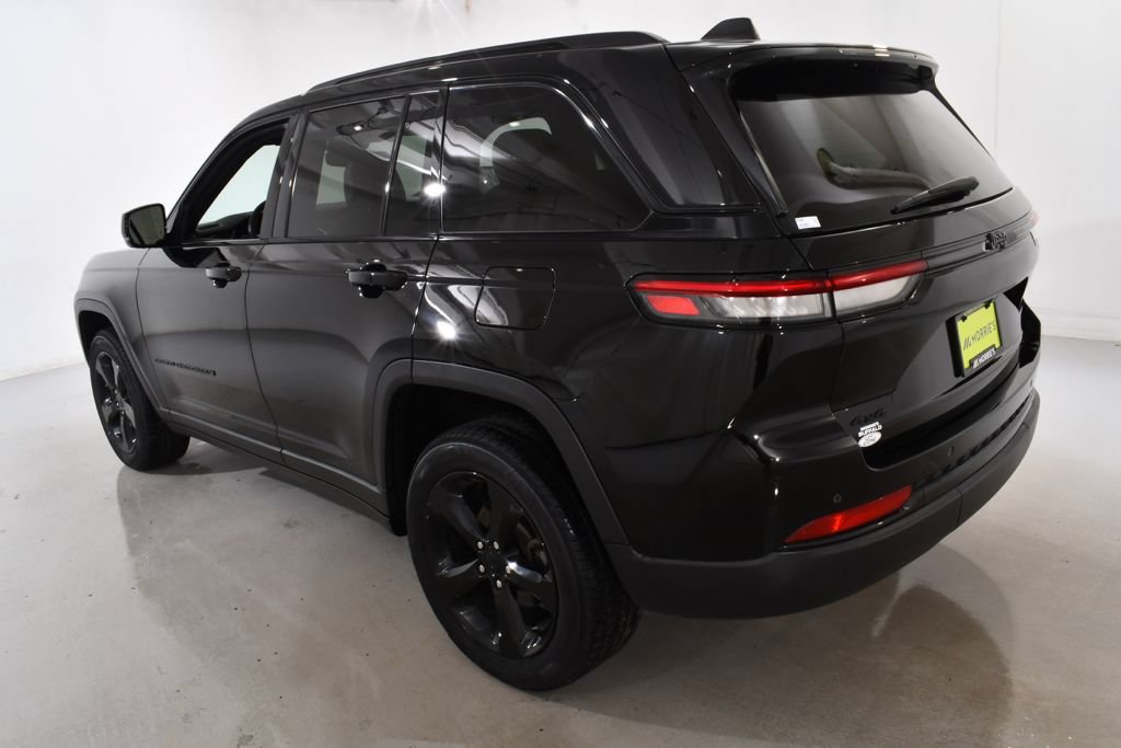 Used 2023 Jeep Grand Cherokee Altitude AWD/4WD image 15