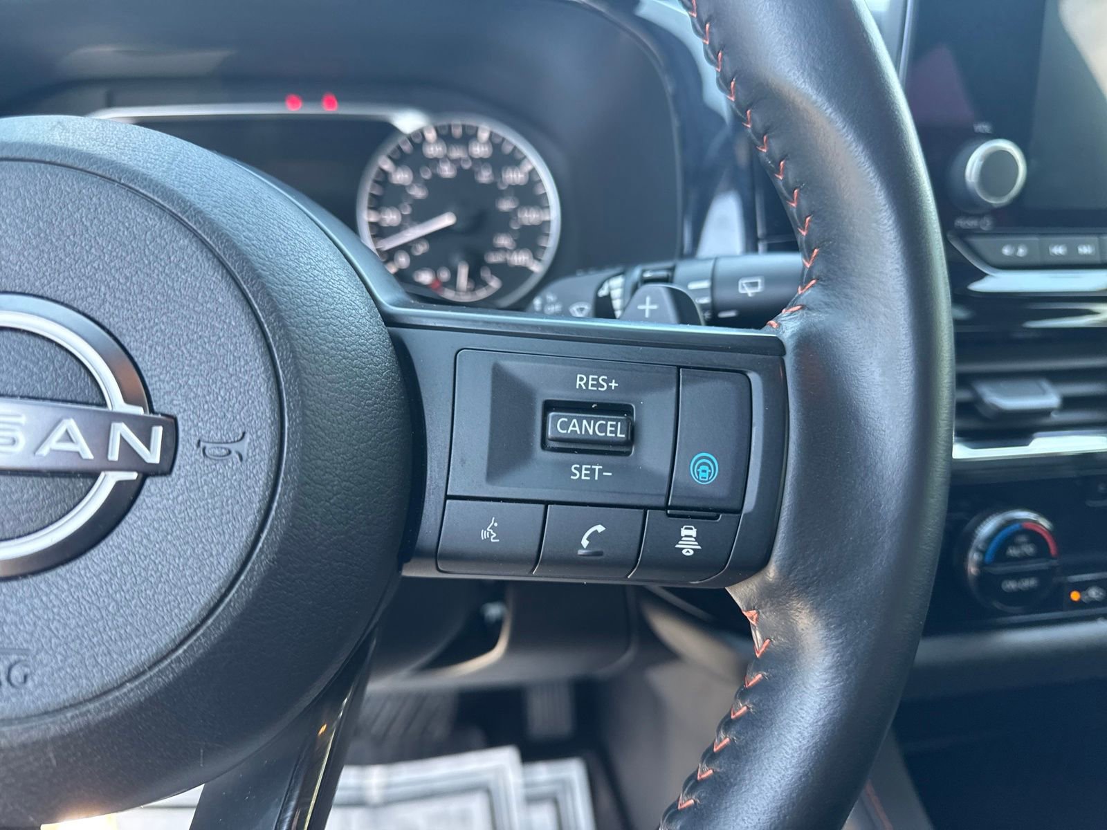 Used 2025 Nissan Pathfinder Rock Creek image 17