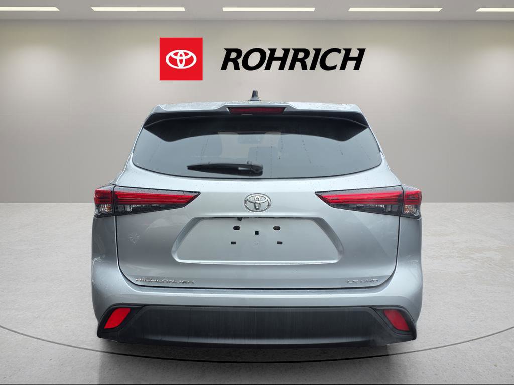 Used 2023 Toyota Highlander LE image 7