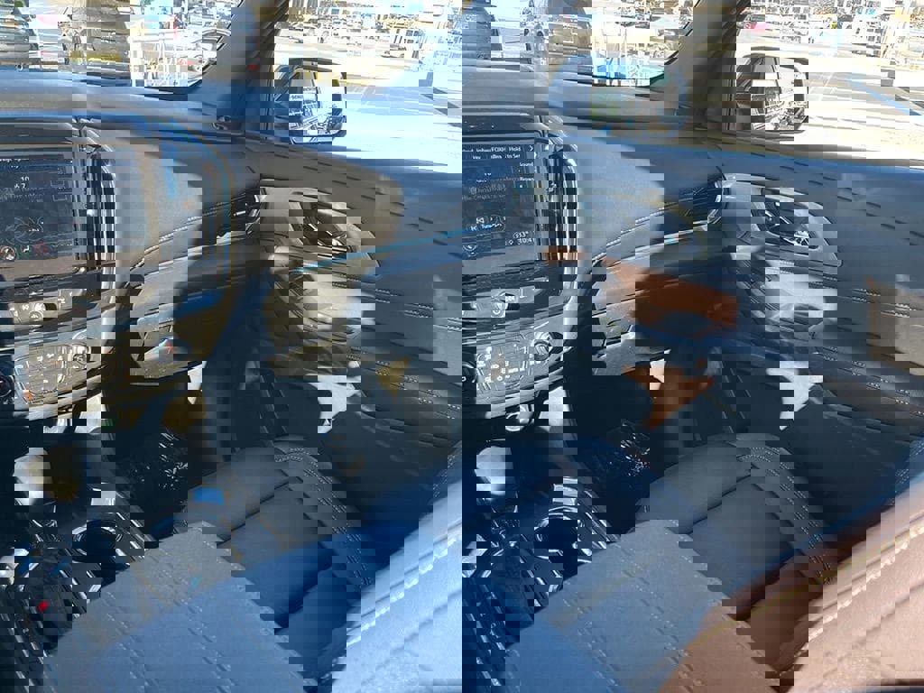 Used 2023 Chevrolet Traverse LT image 21