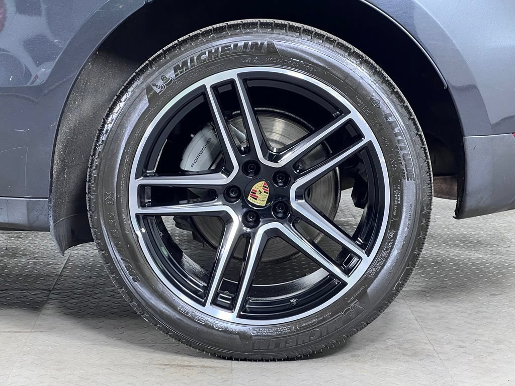 Certified 2021 Porsche Macan S AWD/4WD image 12