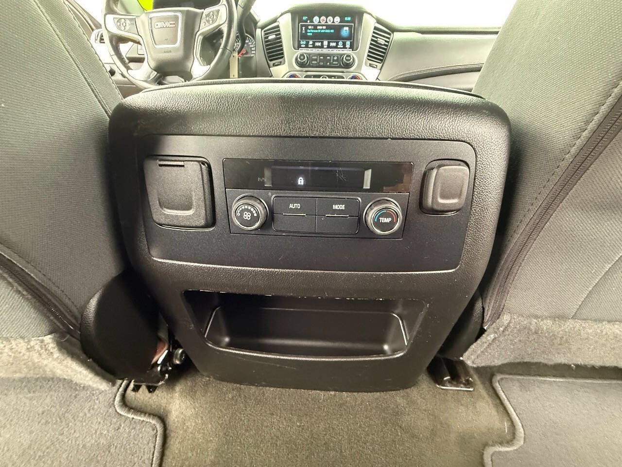 Used 2018 GMC Yukon SLE image 25