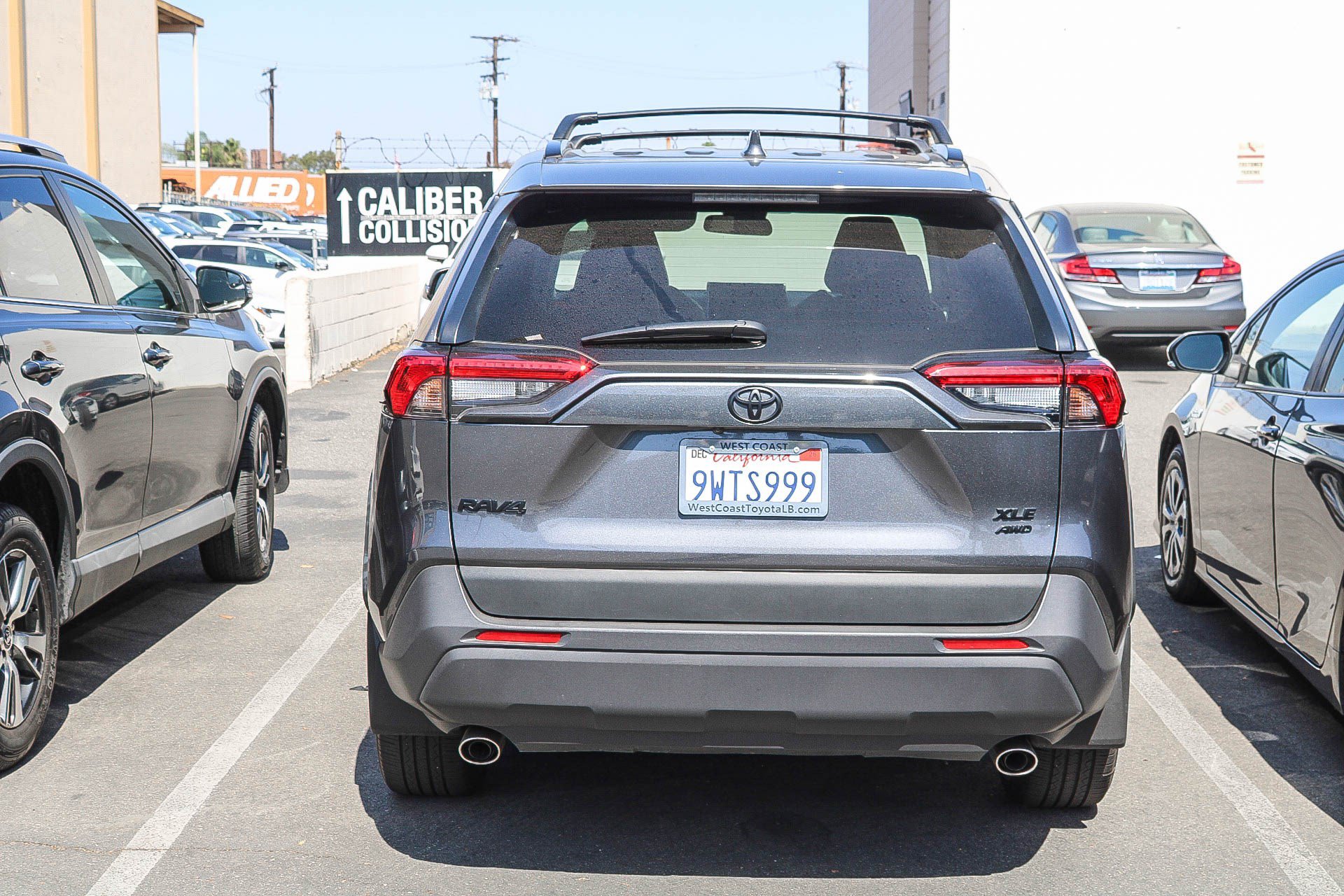 Used 2025 Toyota RAV4 XLE Premium AWD/4WD image 8