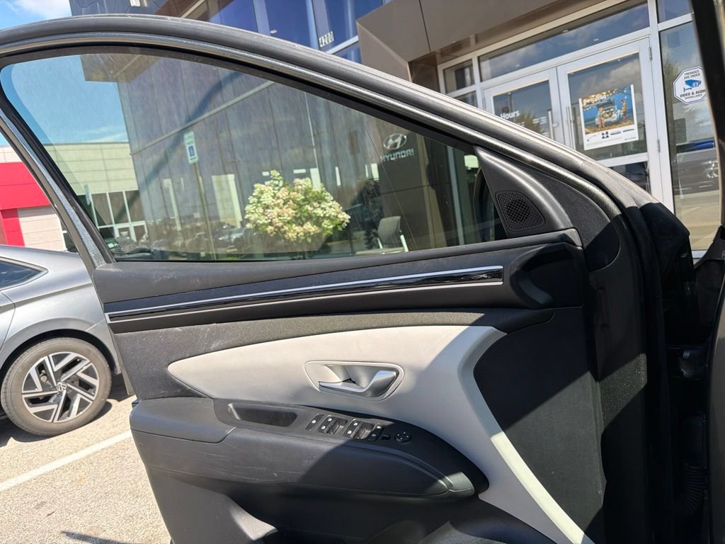 Used 2023 Hyundai Tucson SEL w/ Convenience Package FWD image 5