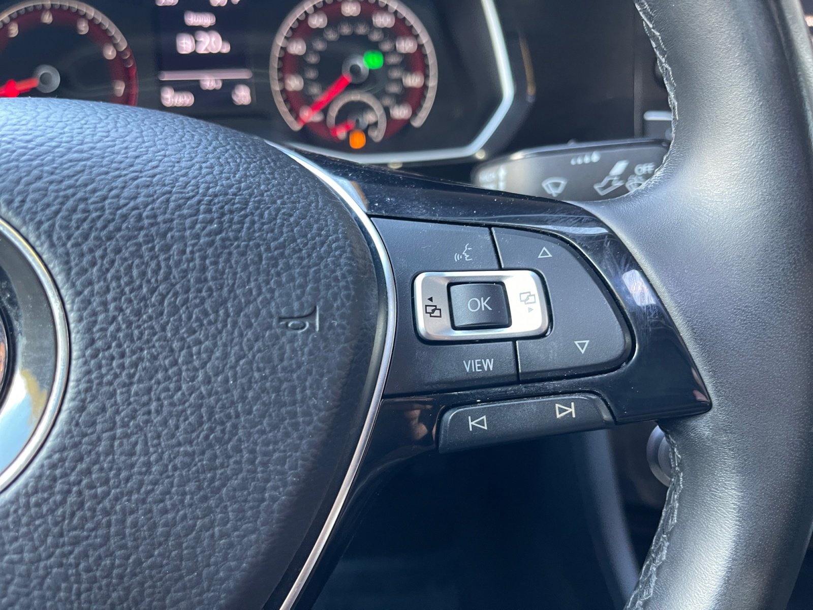 Used 2019 Volkswagen Jetta SE w/ Cold Weather Package image 17