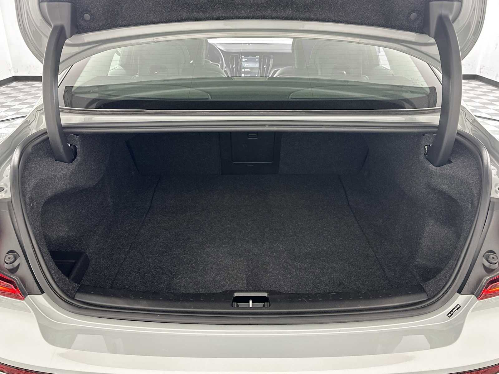 Used 2025 Volvo S60 B5 Core image 24