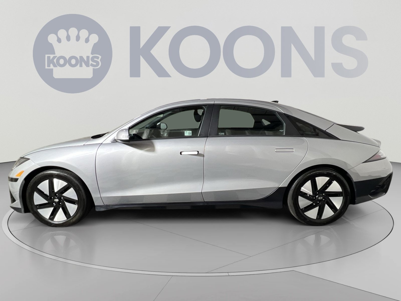 Used 2024 Hyundai Ioniq 6 SE AWD/4WD image 2