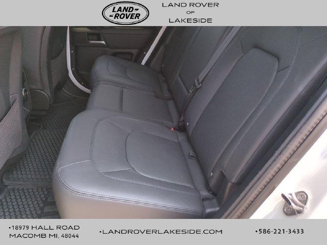 Used 2026 Land Rover Defender 110 X-Dynamic SE AWD/4WD image 15