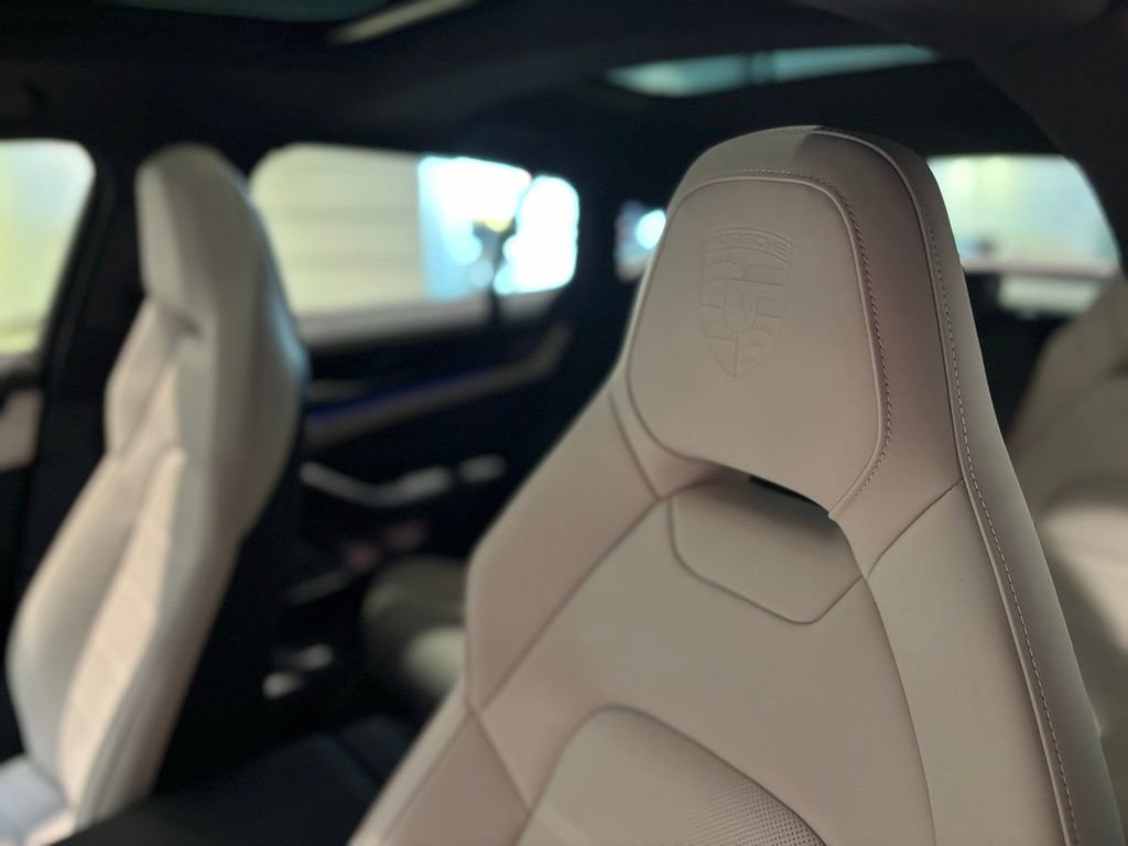 Certified 2026 Porsche Panamera 4 AWD/4WD image 6