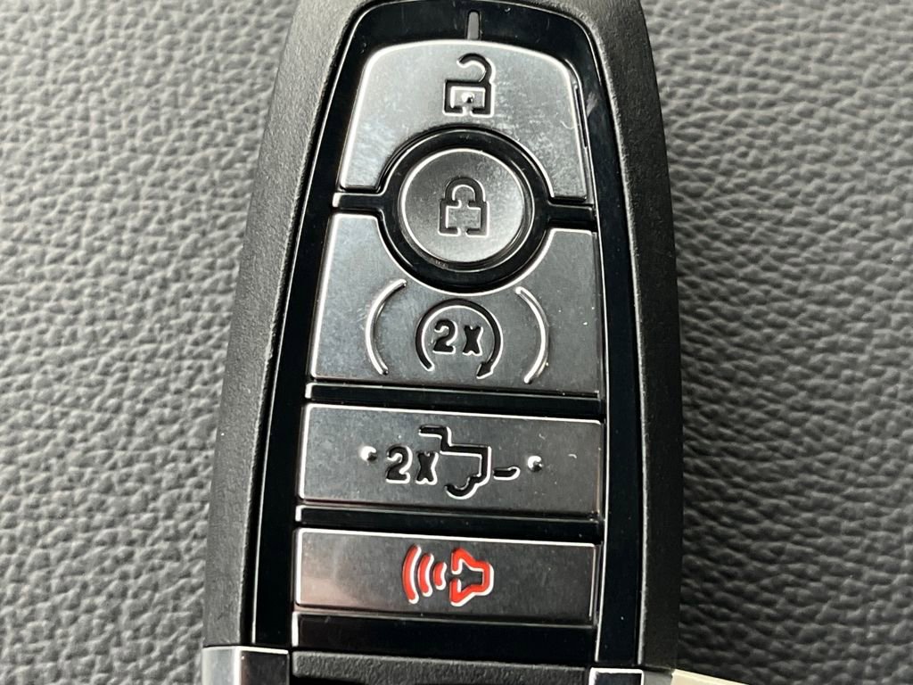 New 2026 Ford F250 Lariat image 24