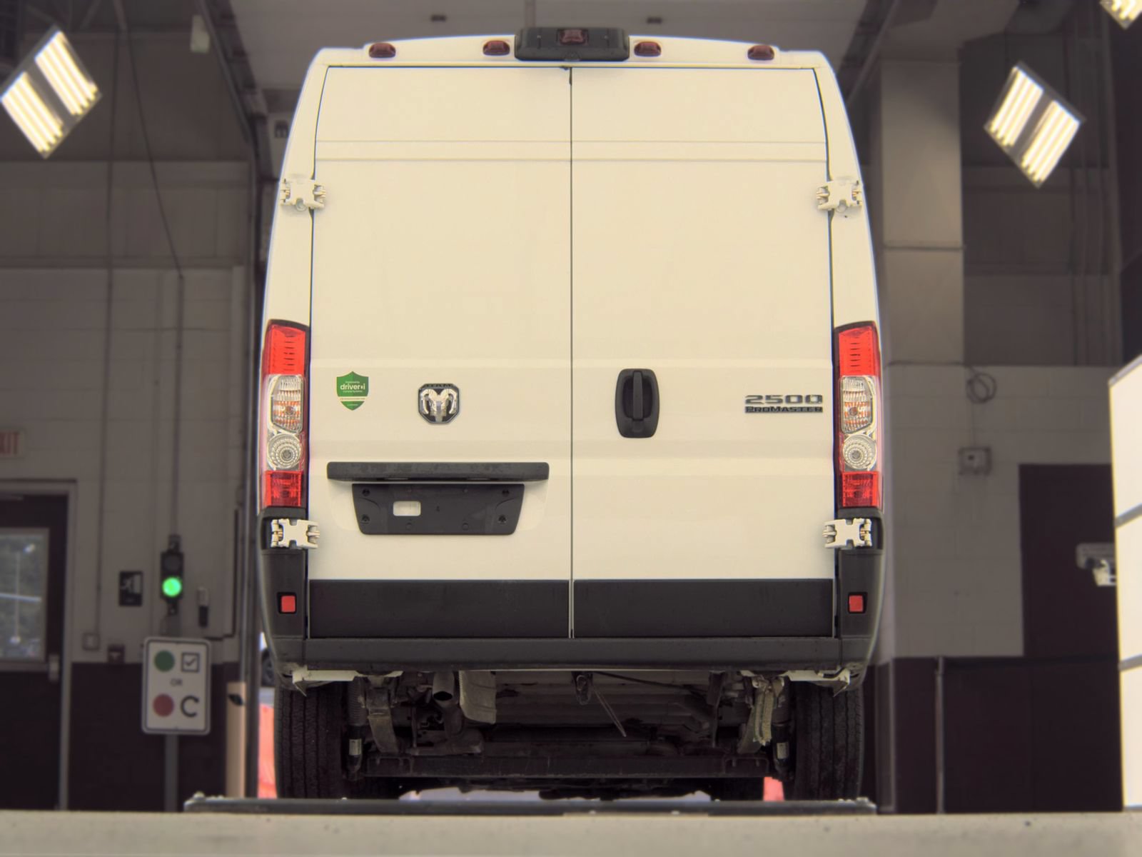 Used 2025 RAM ProMaster 2500 w/ Convenience Group FWD image 10