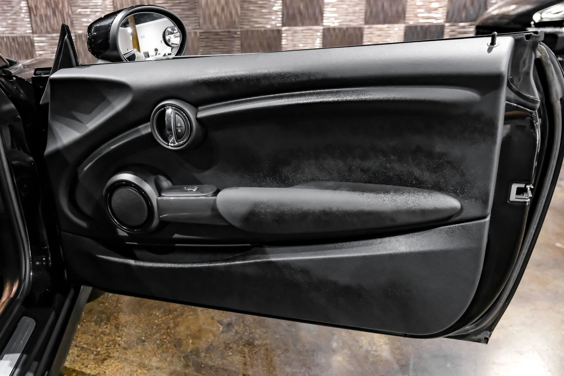 Used 2021 MINI Cooper 2-Door Hardtop FWD image 32