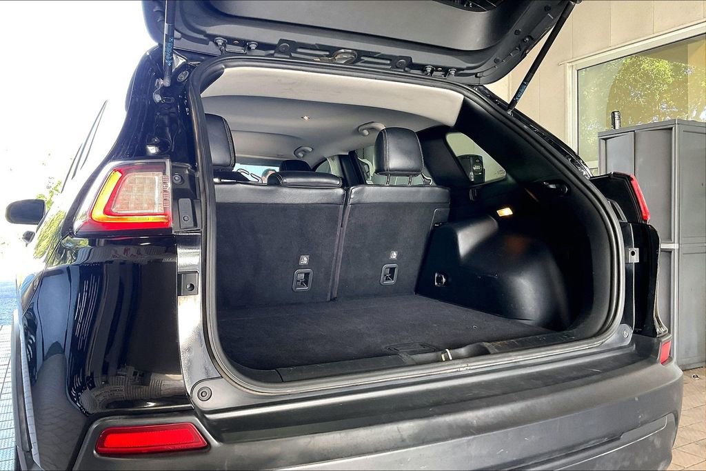 Used 2020 Jeep Cherokee Latitude FWD image 18