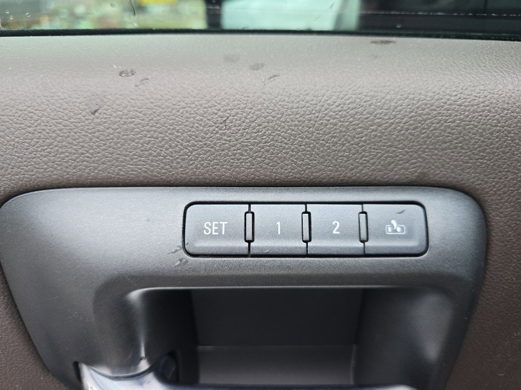 Used 2016 GMC Sierra 3500 Denali w/ Duramax Plus Package image 12