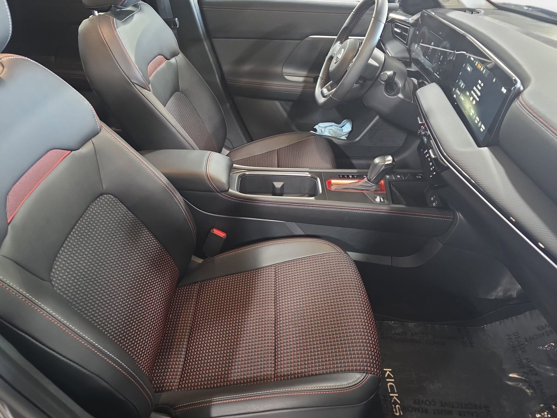 Certified 2025 Nissan Kicks SR image 10