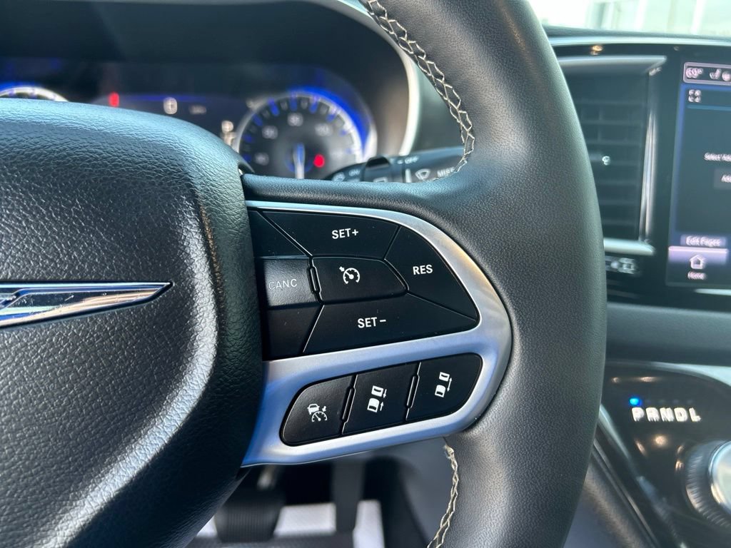 Used 2025 Chrysler Pacifica Select FWD image 20