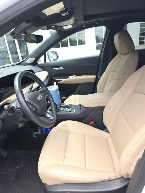 Used 2024 Cadillac XT4 Premium Luxury w/ Technology Package AWD/4WD image 6