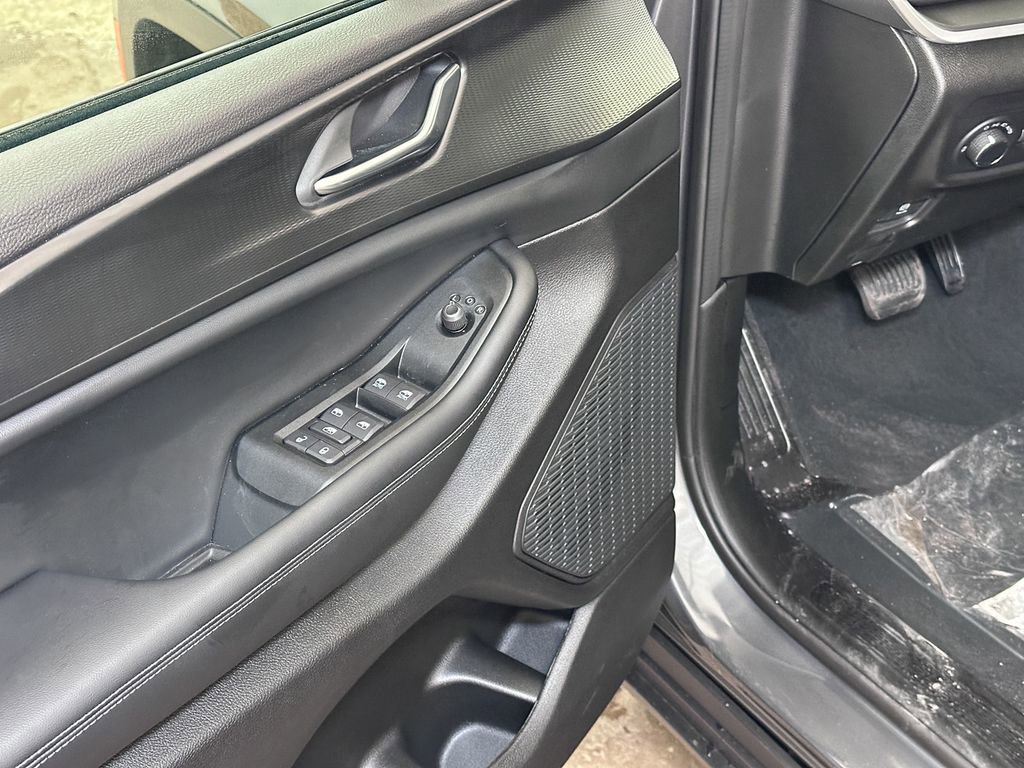 New 2025 Jeep Grand Cherokee Laredo image 18