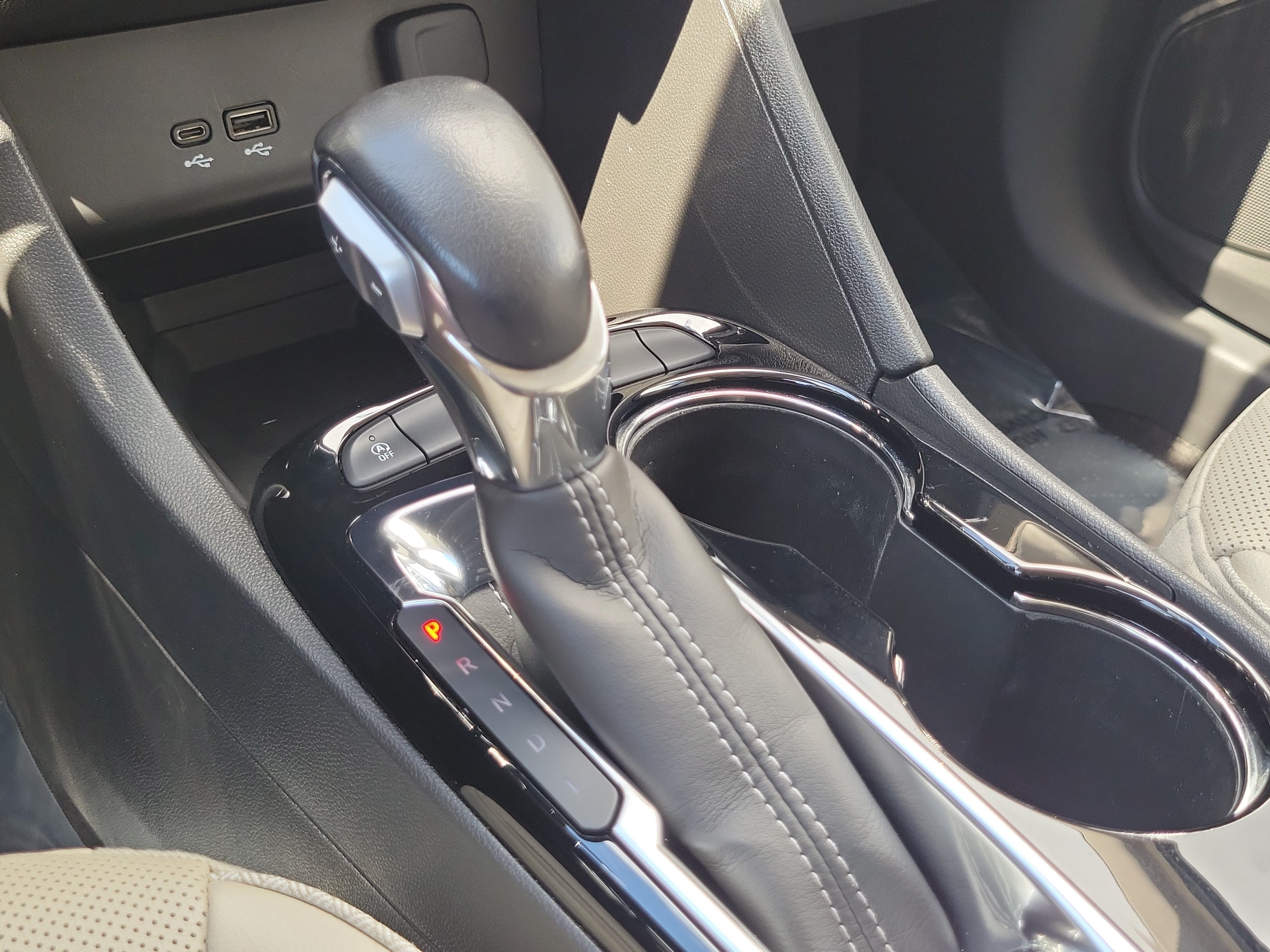Used 2024 Buick Encore GX Sport Touring w/ Experience Buick Package FWD image 23