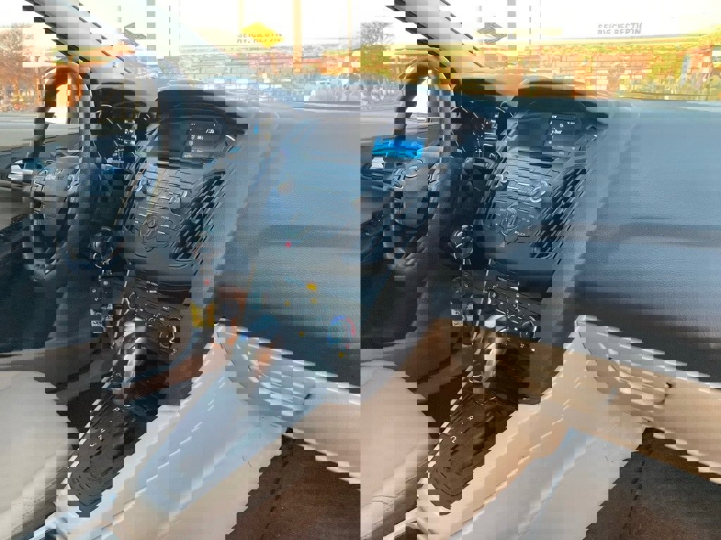 Used 2016 Ford Focus SE image 15