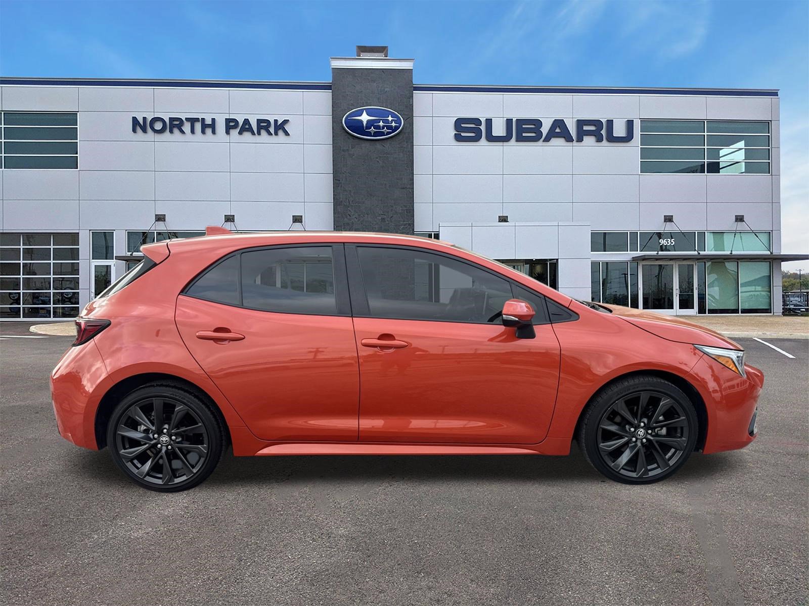 Used 2023 Toyota Corolla XSE FWD image 2