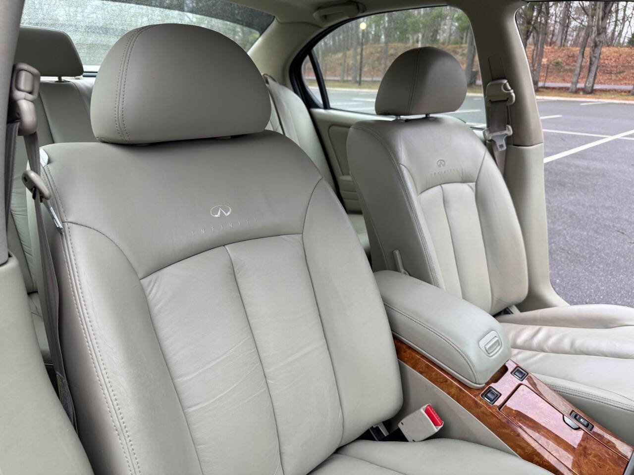 Used 2003 INFINITI I35 w/ Sunroof & Sunshade Pkg image 18