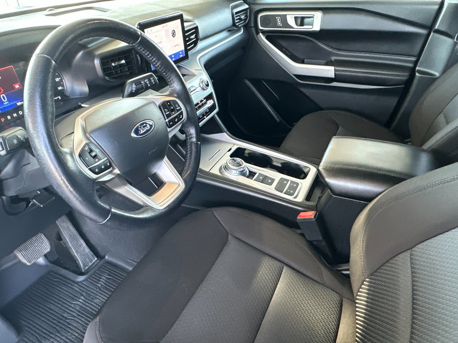 Certified 2022 Ford Explorer XLT w/ Class IV Trailer Tow Package image 11