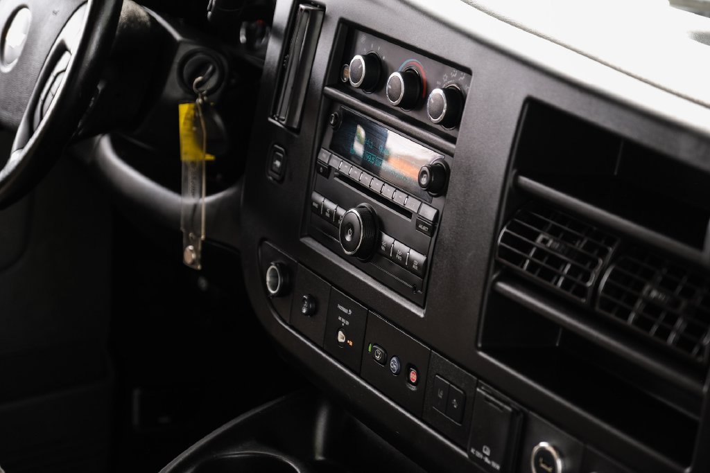 Used 2021 Chevrolet Express 3500 LS w/ Chrome Appearance Package RWD image 18