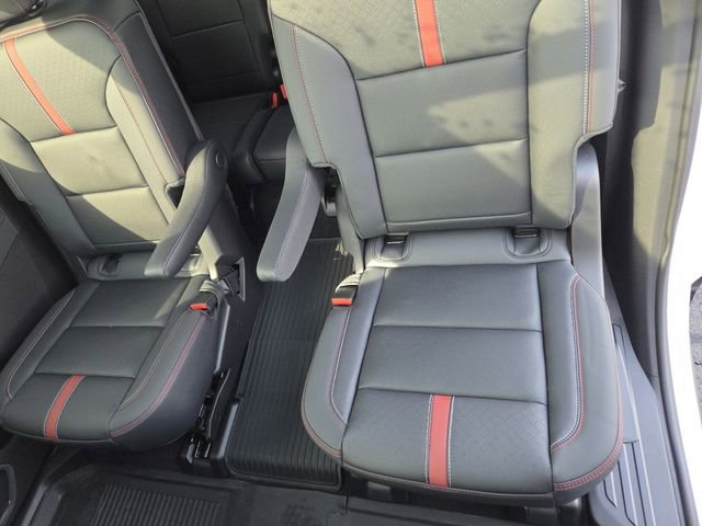 New 2026 Chevrolet Traverse RS w/ LPO, Floor Liner Package AWD/4WD image 33