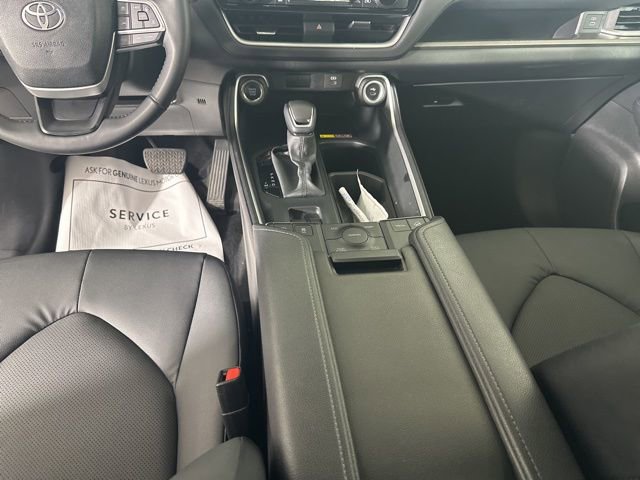 Used 2025 Toyota Grand Highlander AWD image 14