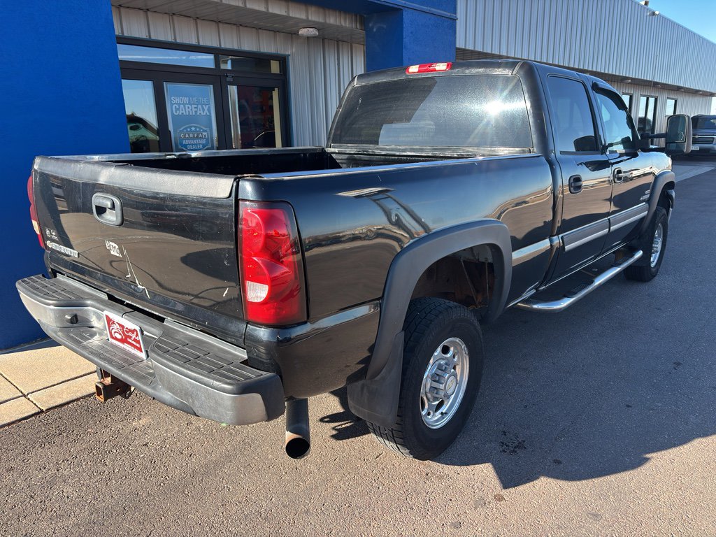 Used 2006 Chevrolet Silverado 2500 LT w/ Heavy-Duty Power Package image 6