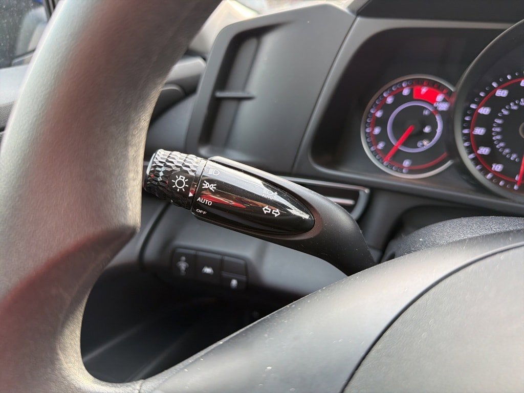 Certified 2022 Hyundai Elantra SEL FWD image 28