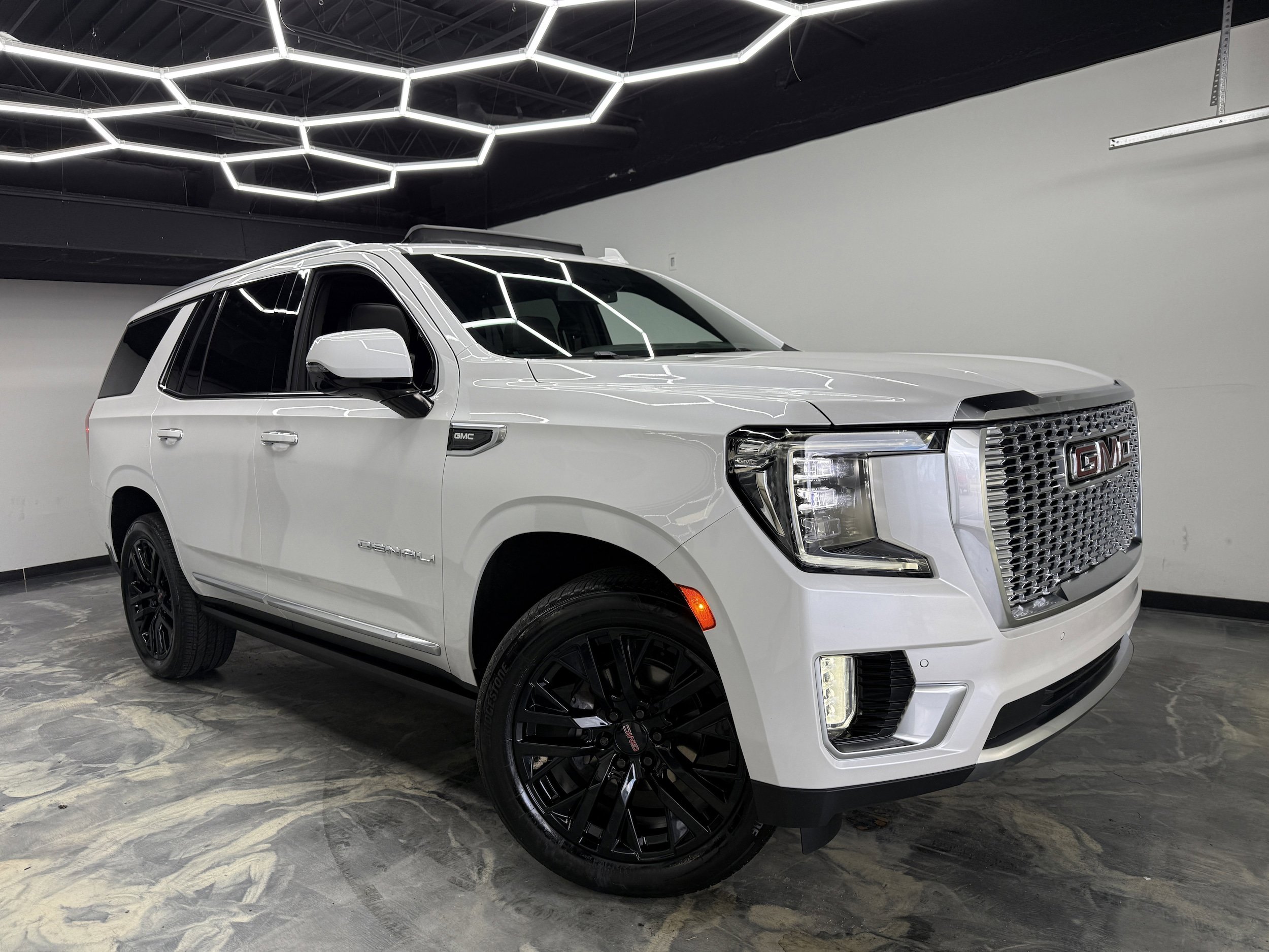 Used 2024 GMC Yukon Denali AWD/4WD image 6