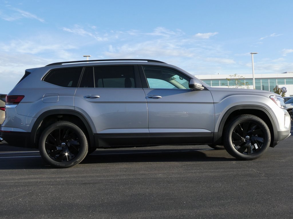 New 2026 Volkswagen Atlas SE image 2