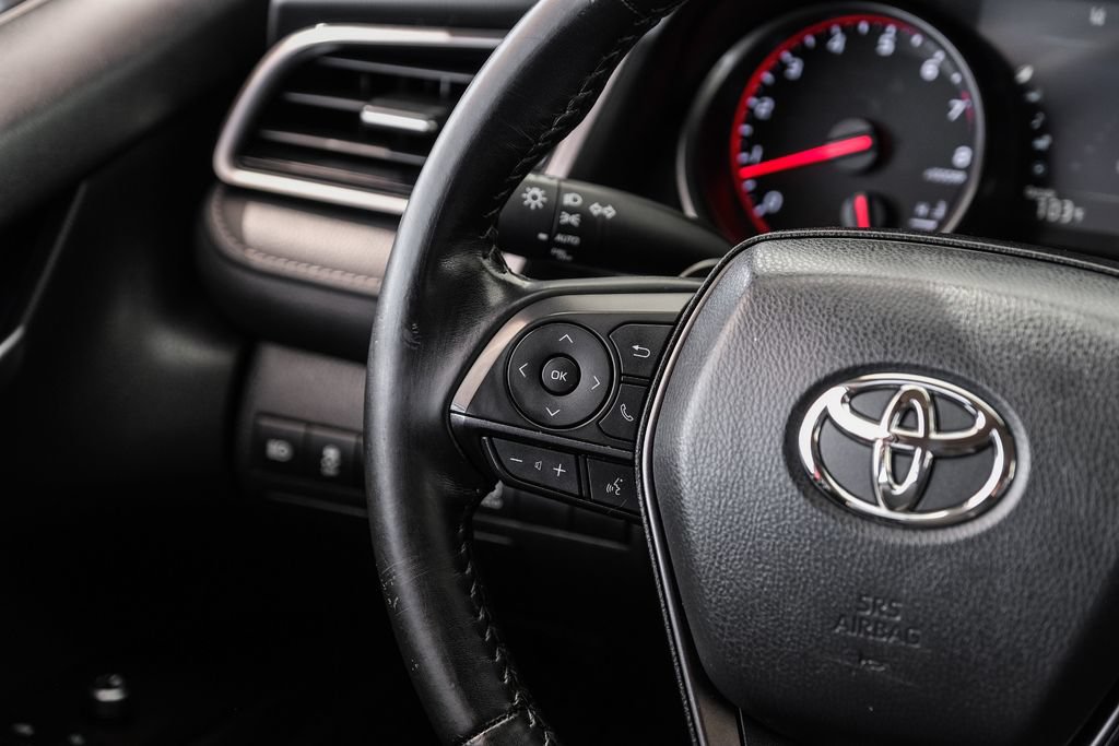 Used 2022 Toyota Camry XSE FWD image 13