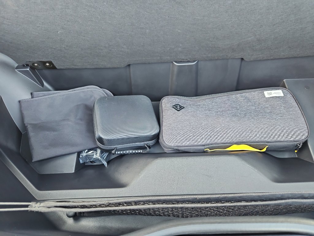 Used 2023 Rivian R1T Adventure image 6