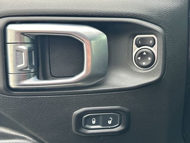 Used 2023 Jeep Gladiator Willys image 23