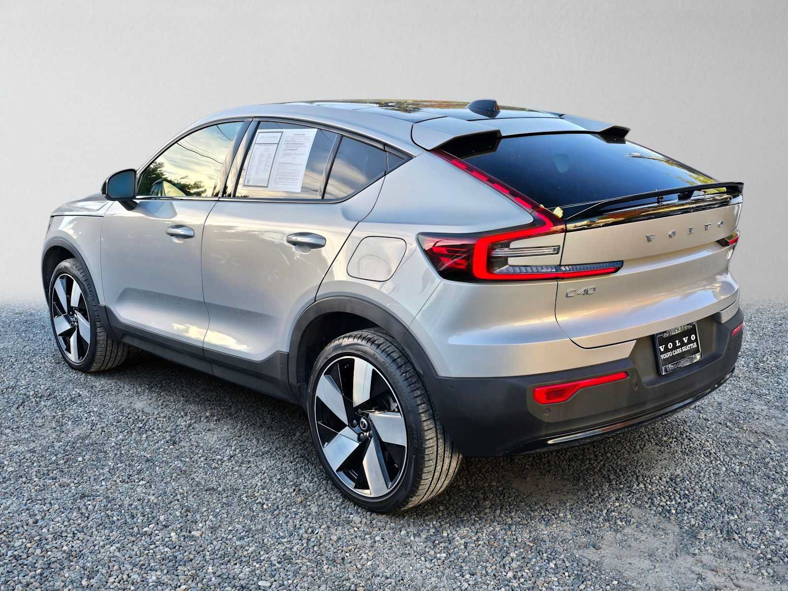 Used 2023 Volvo C40 P8 Recharge Plus w/ Climate Package AWD/4WD image 5