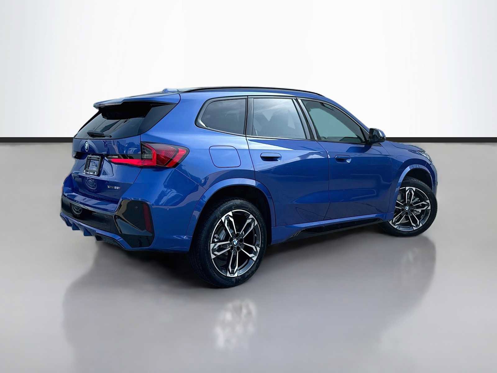 New 2027 BMW X1 xDrive28i AWD/4WD image 3