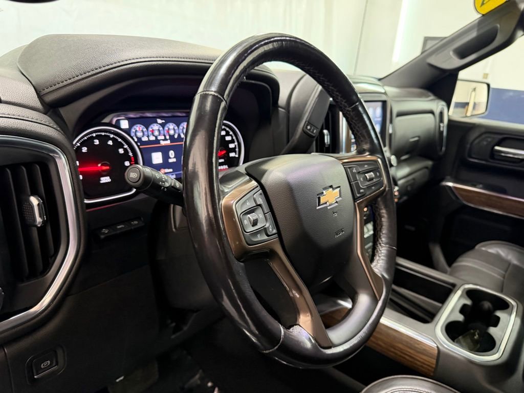 Used 2022 Chevrolet Silverado 1500 High Country w/ Technology Package image 16