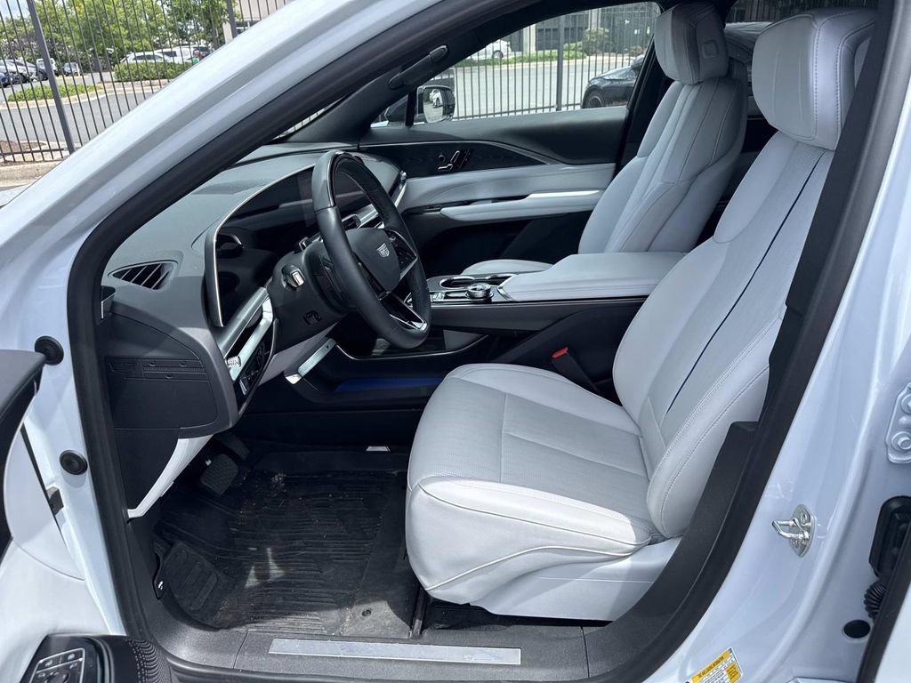 New 2026 Cadillac Lyriq Sport w/ LPO, Floor Liner Package AWD/4WD image 8